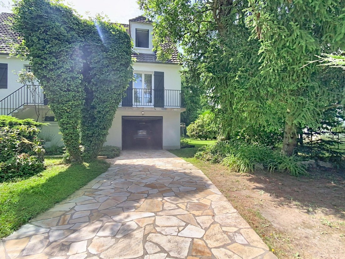 House in Le Plessis-Trévise, Ile-de-France, France 1 - 18775655