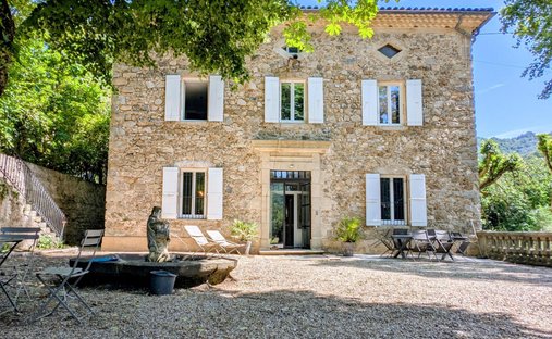 Casa en Vals-les-Bains, Auvernia-Ródano-Alpes, Francia 1