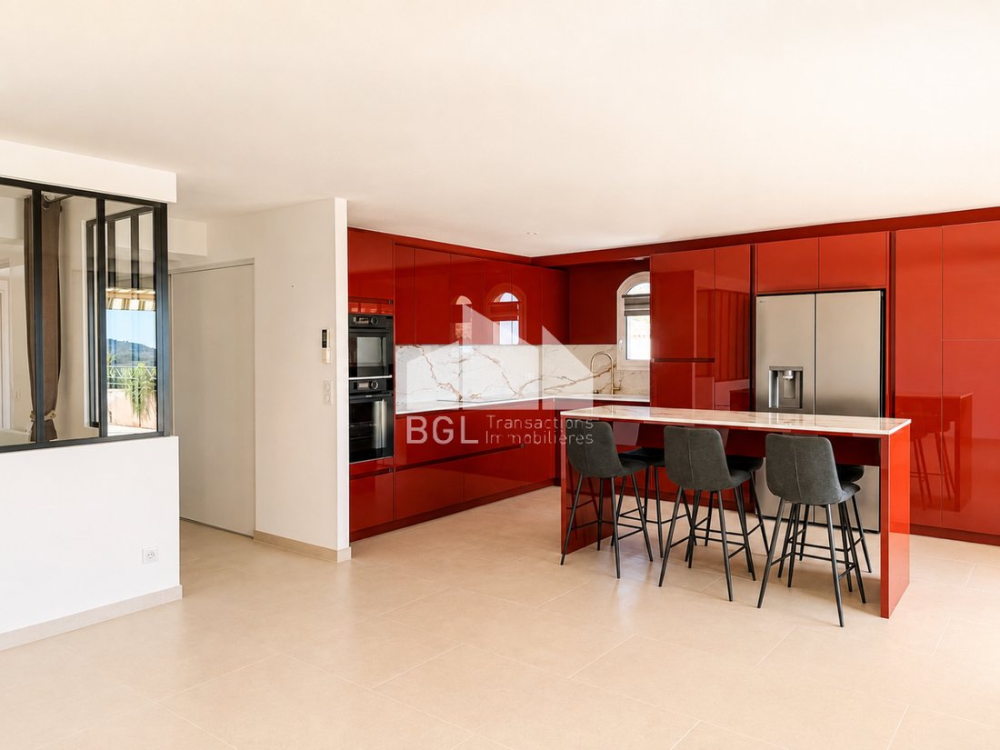 Apartment in Nord Est, Bormes-les-Mimosas, France 2 - 17774226