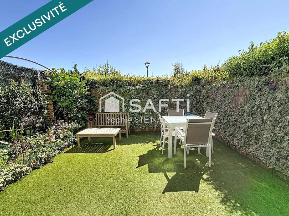 Apartment in Chatou, Ile-de-France, France 1 - 18126893