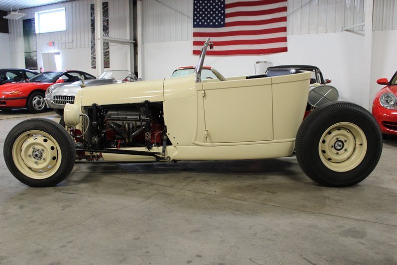 Cabriolet in Traverse City, United States 3 - 18774416