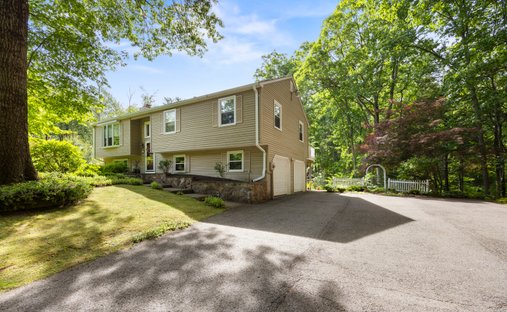 House in Cheshire, Connecticut, United States 1