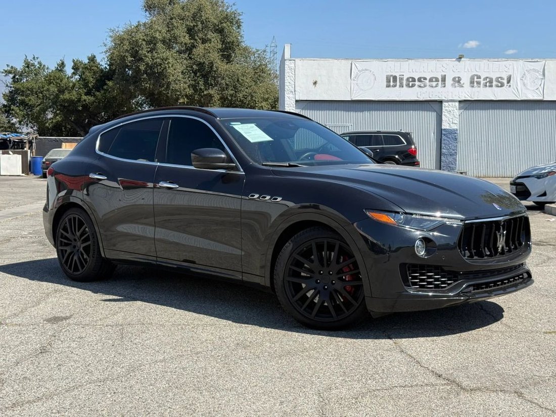 Suv in Azusa, CA, United States 1 - 18775459