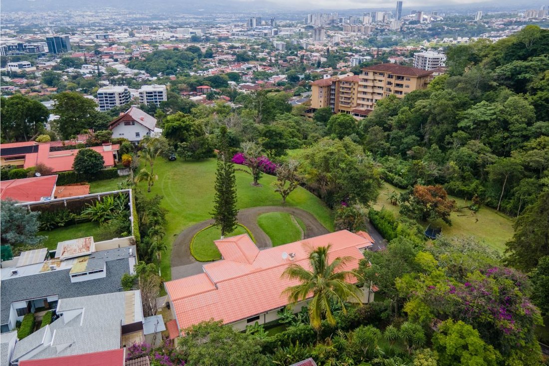 House in Escazu, San José Province, Costa Rica 2 - 18775206