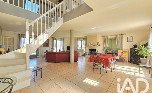 House in Thoiry, Ile-de-France, France 1