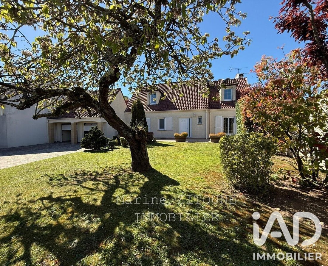 House in Longpont-sur-Orge, Ile-de-France, France 2 - 18777150