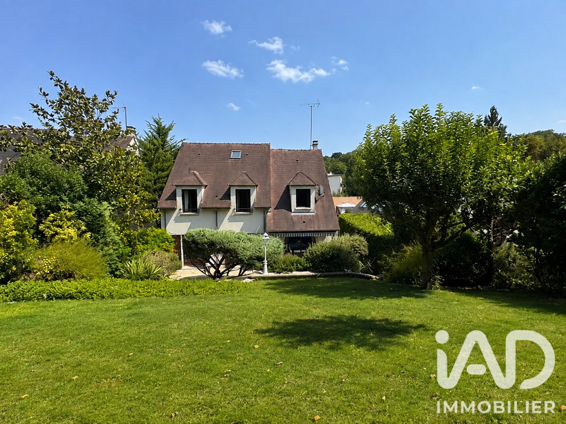 Haus in Gressets-Centre-Garenne-Bechevet, La Celle-Saint-Cloud, Frankreich 1 - 18777027