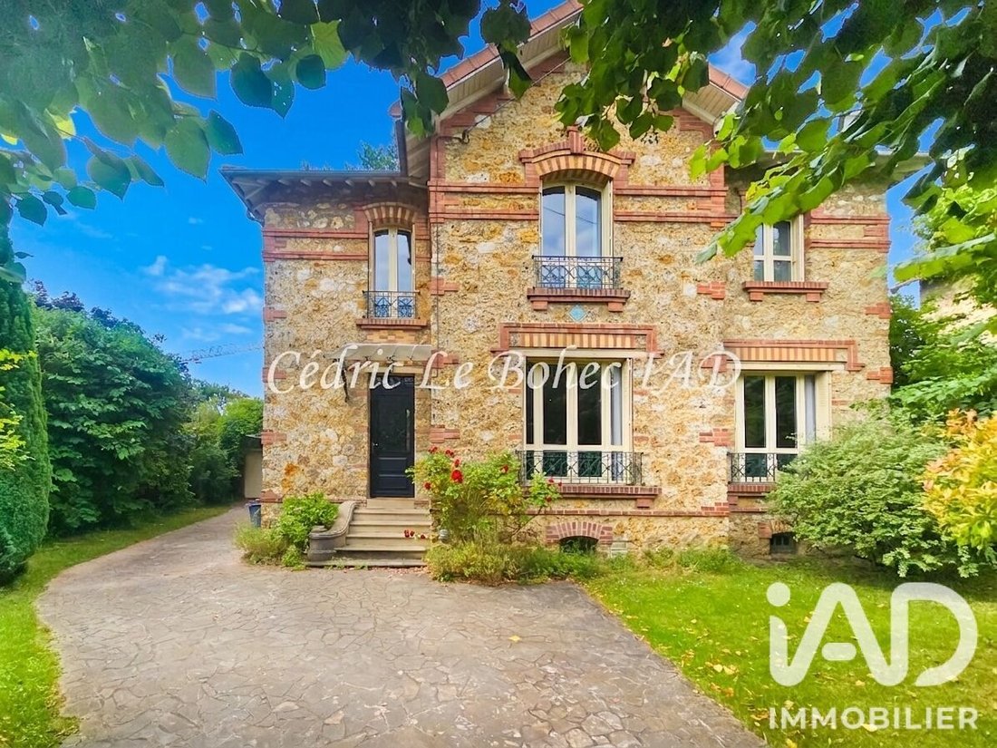 House in Beauchamp, Ile-de-France, France 1 - 18777107