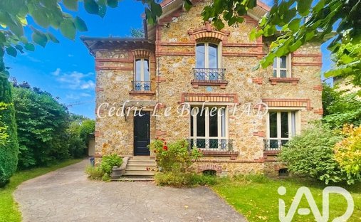 House in Beauchamp, Ile-de-France, France 1