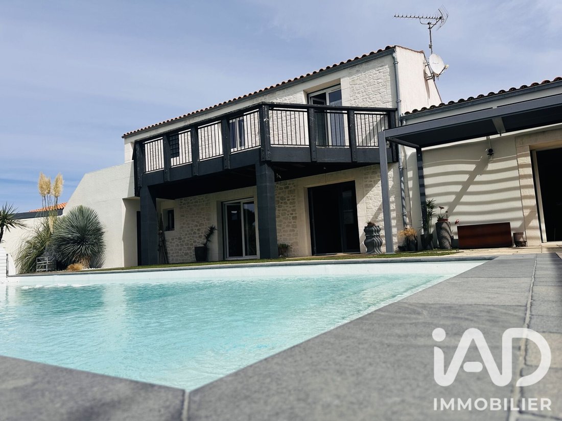 House in Dompierre-sur-Mer, Nouvelle-Aquitaine, France 1 - 17658529