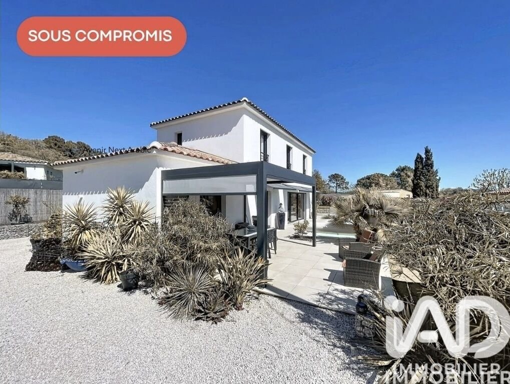 Casa en Bagnols-en-Forêt, Provenza-Alpes-Costa Azul, Francia 1 - 16570553