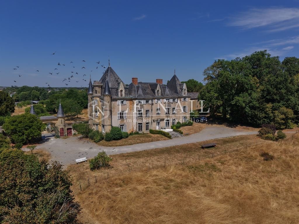 Château à Meslay-du-Maine, Pays de la Loire, France 2 - 18775092