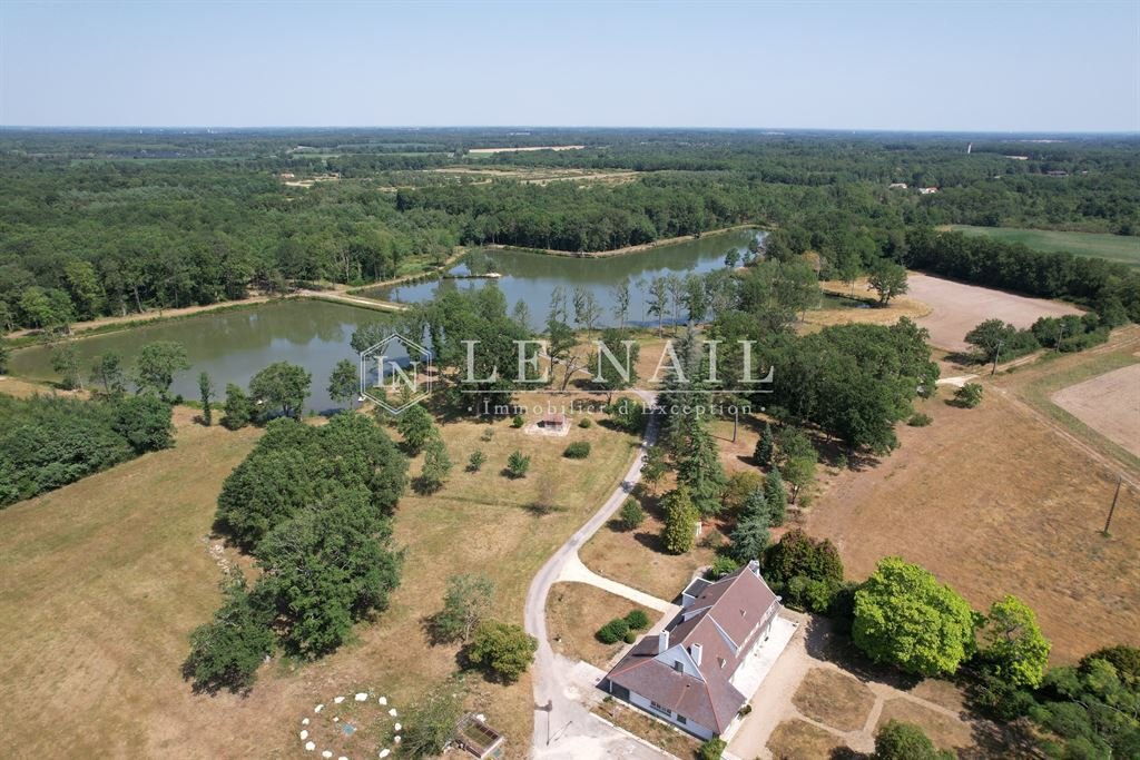 Altro a Lorris, Centro-Val della Loira, Francia 5 - 18460724