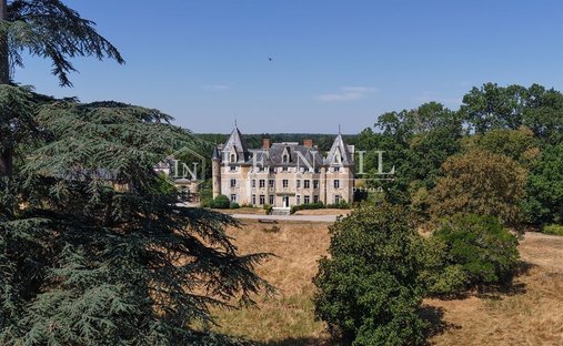 Château à Meslay-du-Maine, Pays de la Loire, France 1