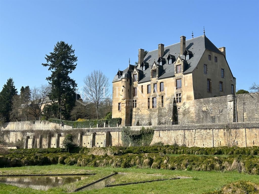 Castello a République - Manutention, Nevers, Francia 1 - 17509315