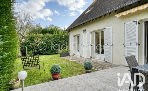House in Villennes-sur-Seine, Ile-de-France, France 1