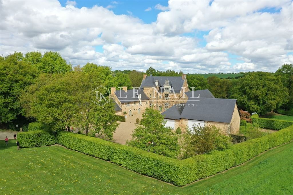 Estate in Est, Craon, Pays de la Loire 2 - 15675875