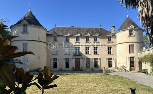 Schloss in Chantonnay, Pays de la Loire, Frankreich 1