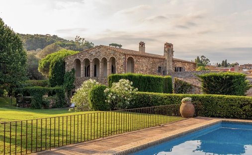 Casa di campagna a Mont-ras, Catalogna, Spagna 1