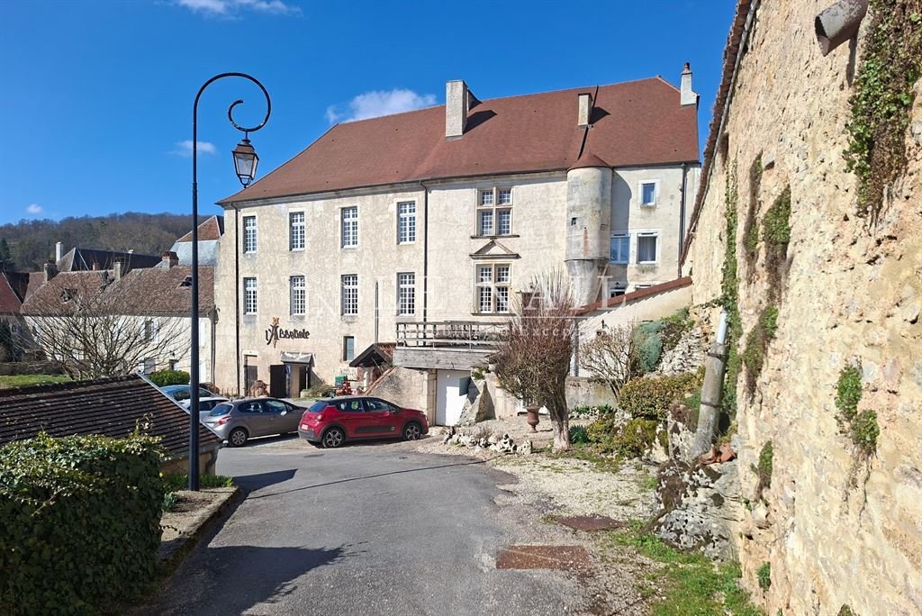 Anwesen in Langres, Grand Est, Frankreich 1 - 18367252