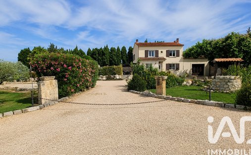 House in Graveson, Provence-Alpes-Côte d'Azur, France 1