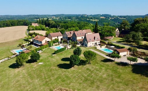 Estate in Sarlat-la-Canéda, Nouvelle-Aquitaine, France 1