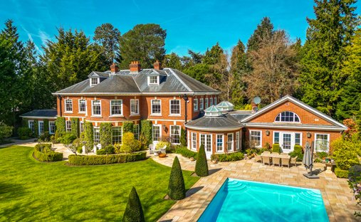 Maison à Esher, Elmbridge, Angleterre 1