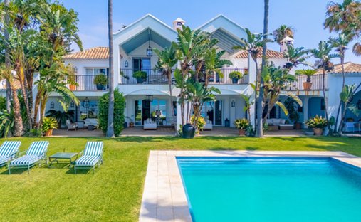 Villa in Estepona, Andalusien, Spanien 1