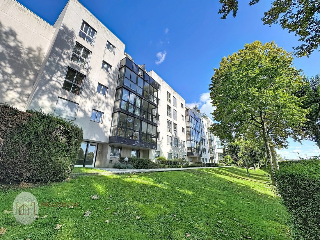 Apartment in Plateau Nord, Suresnes, France 1 - 18781363