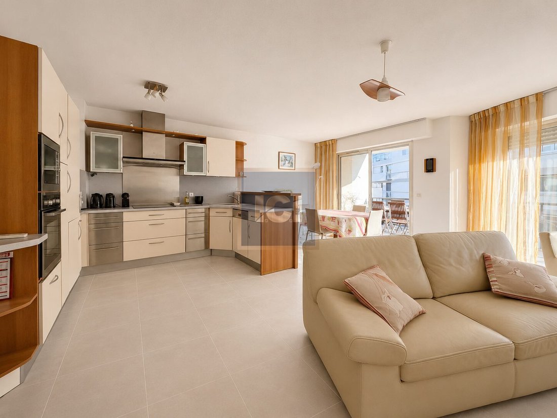 Apartamento en Ville-Les Saquedes-Le Bouillonnet, Sainte-Maxime, Francia 2 - 17343695