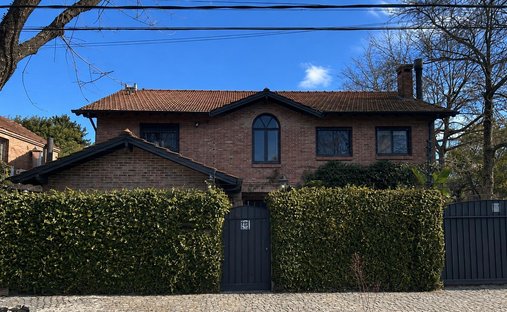 House in Boulogne, Buenos Aires Province, Argentina 1