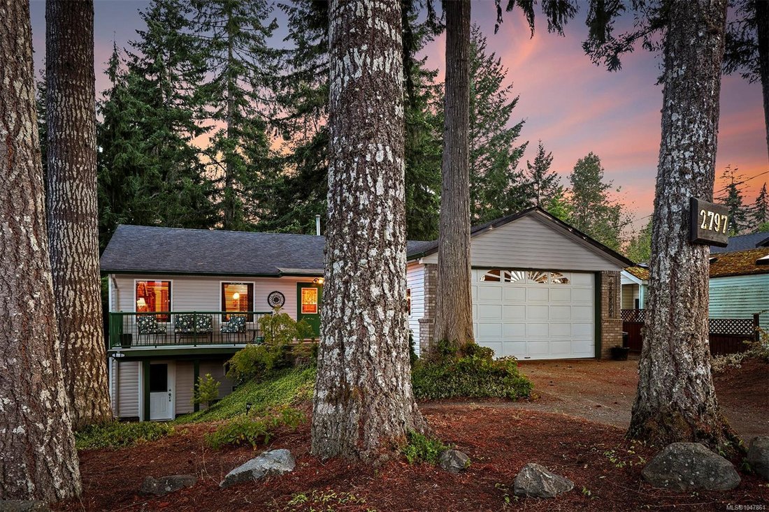 House in Cumberland, British Columbia, Canada 3 - 18780283
