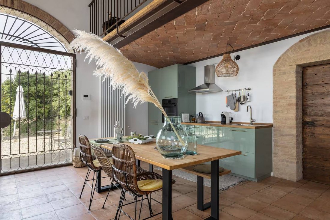 Country House in San Gimignano, Tuscany, Italy 5 - 18781137