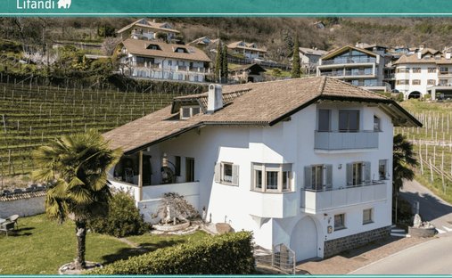House in Kaltern / Kaltern an der Weinstraße, Trentino – Alto Adige/Südtirol, Italy 1