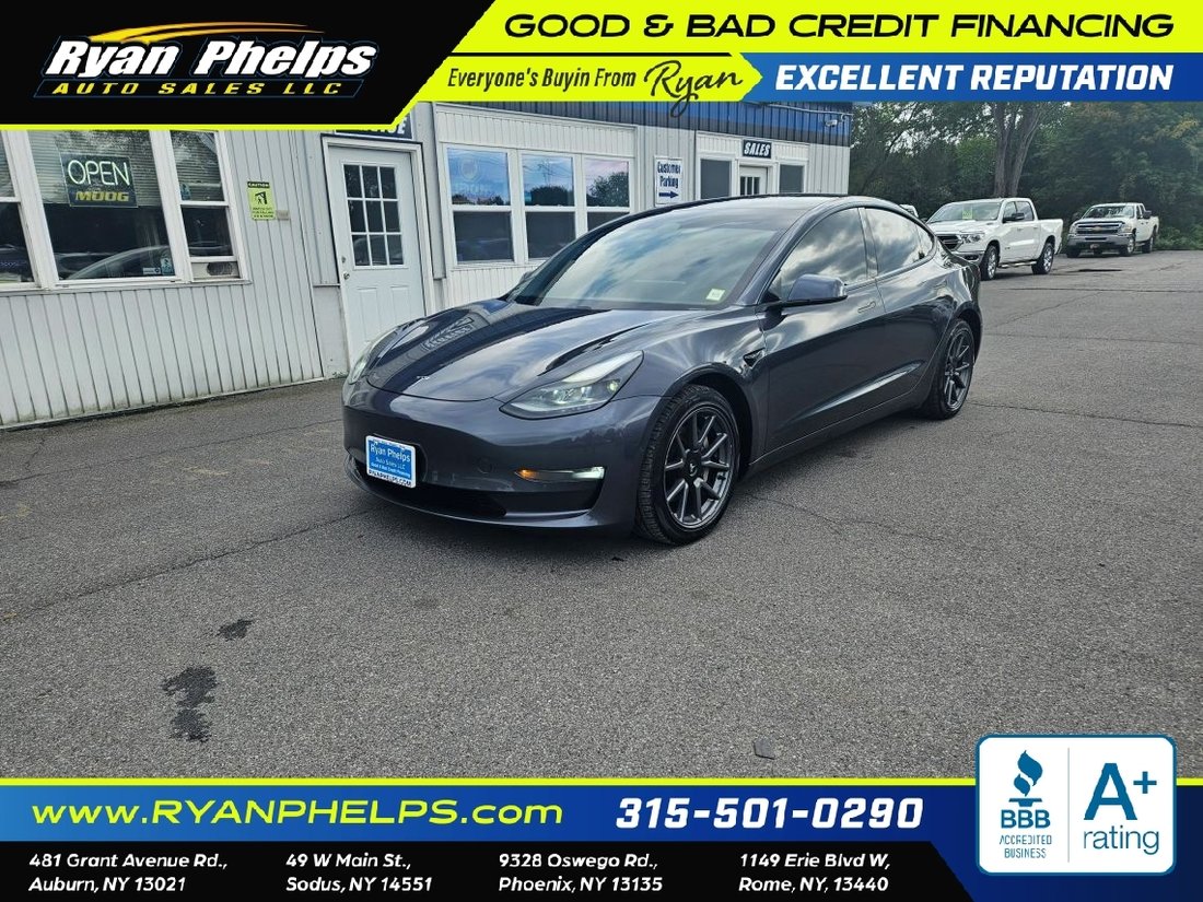 Sedan in Phoenix, NY, United States 4 - 18780978