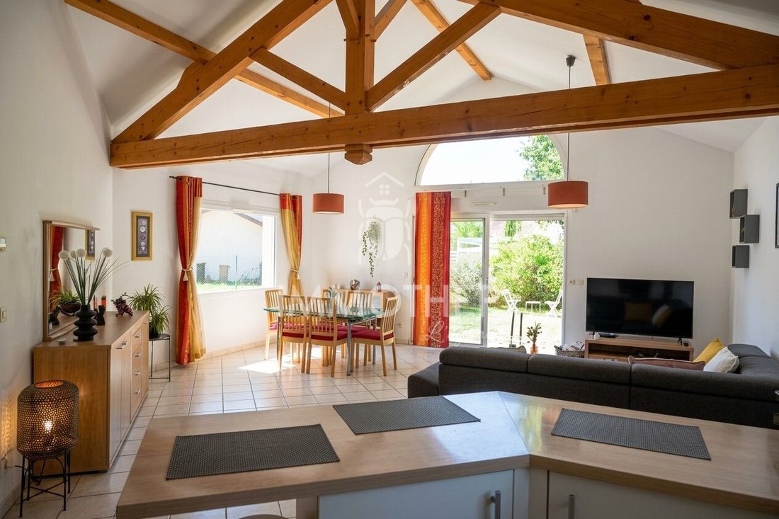 Villa in La Buisse, Auvergne-Rhône-Alpes, France 1 - 18781317