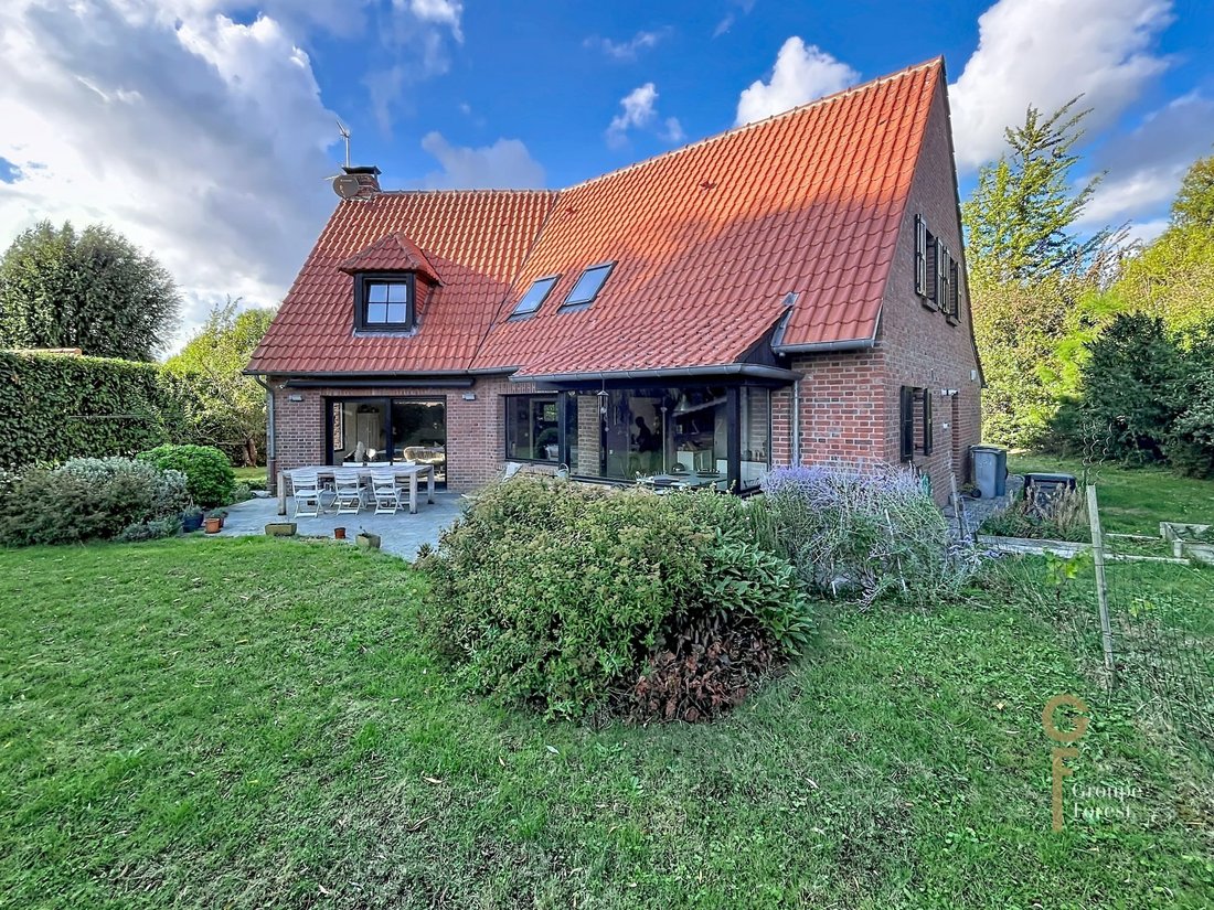 House in Centre Ville, Neuville-en-Ferrain, France 1 - 18781326