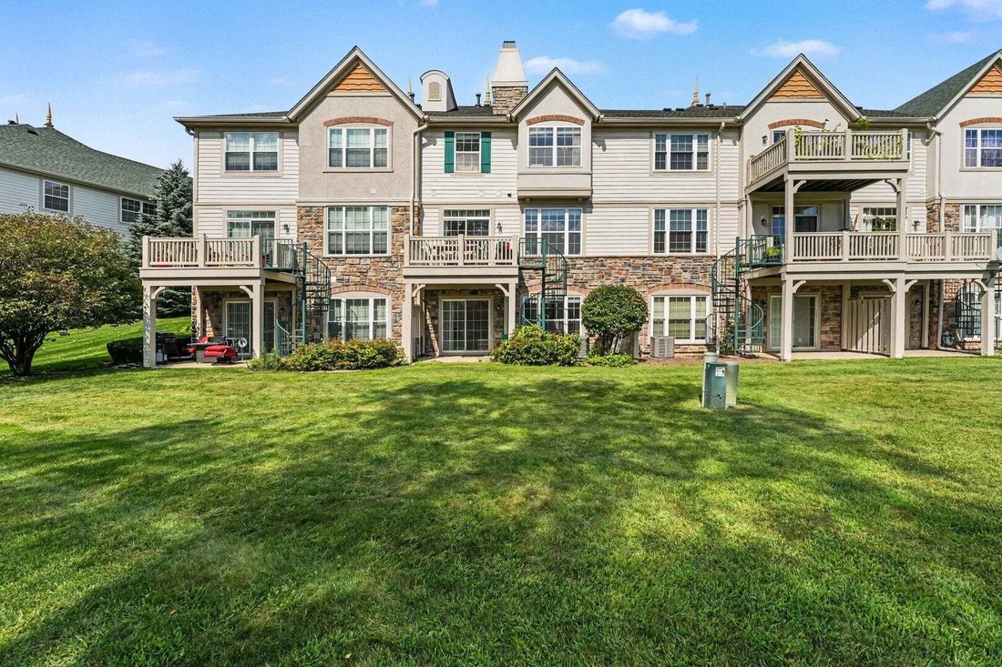Townhouse in Vernon Hills, Illinois, United States 3 - 18776684