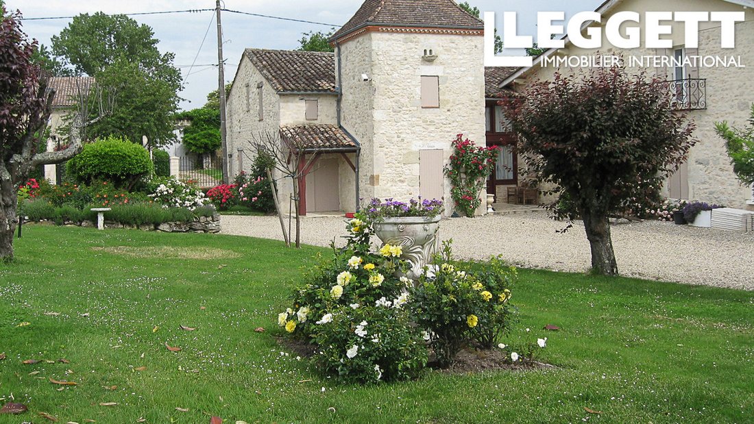 Farm Ranch in Duras, Nouvelle-Aquitaine, France 2 - 18780482