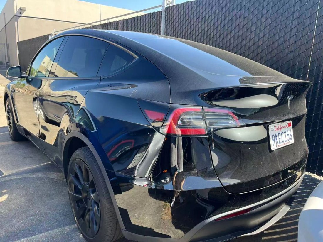 Suv in Costa Mesa, CA, United States 2 - 18780824