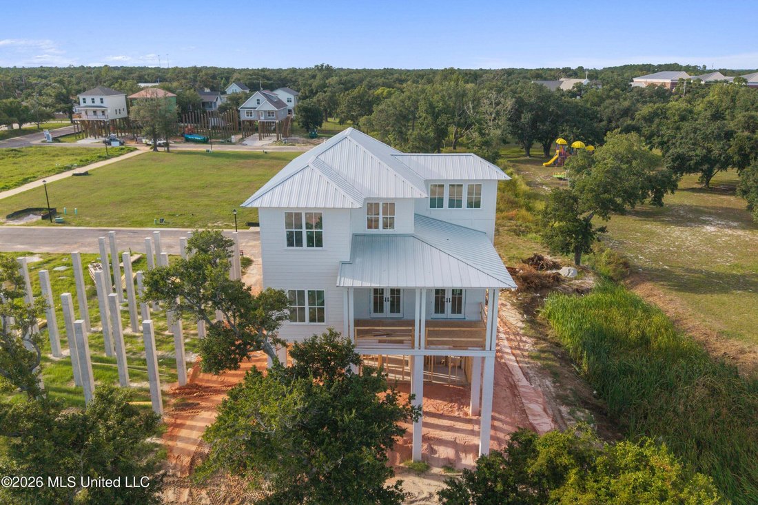 House in Pass Christian, Mississippi, United States 2 - 18781584