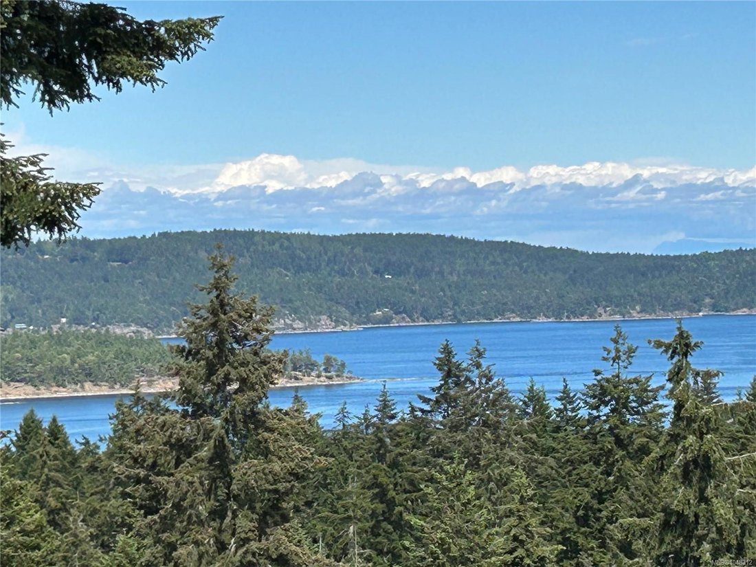 House in Saltspring Island, British Columbia, Canada 2 - 18781316