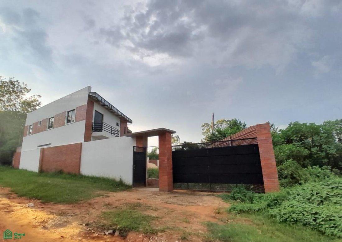 Townhouse en Luque, Central, Paraguay 1 - 18781735