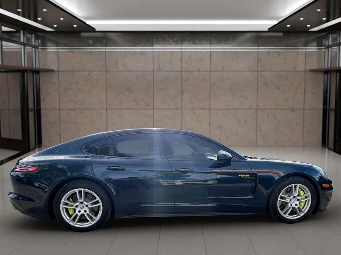 Sedan in West Palm Beach, FL, United States 2 - 18780799