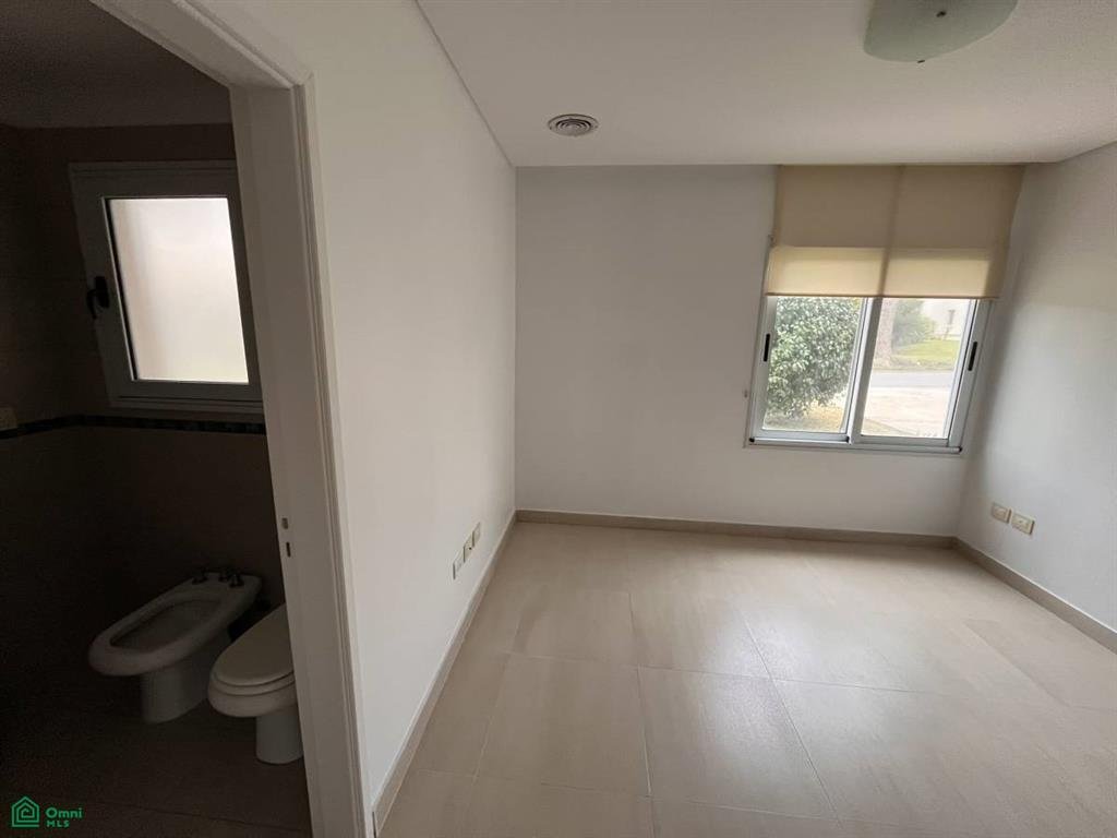 Casa en City Bell, Provincia de Buenos Aires, Argentina 4 - 17728811