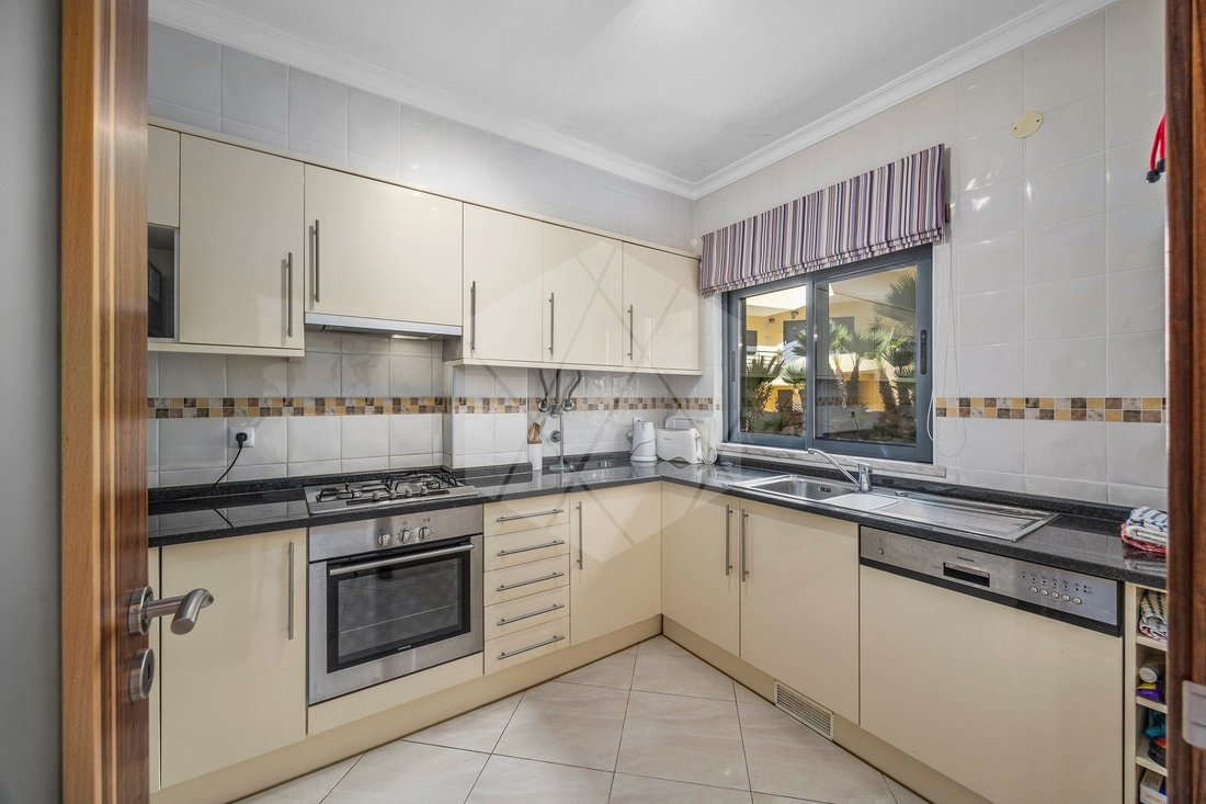 Townhouse in Olhos de Agua, Algarve, Portugal 3 - 18780458