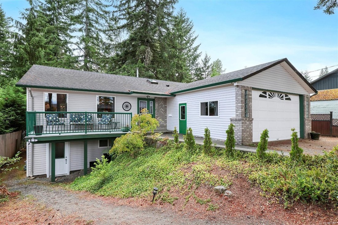 House in Cumberland, British Columbia, Canada 2 - 18780283