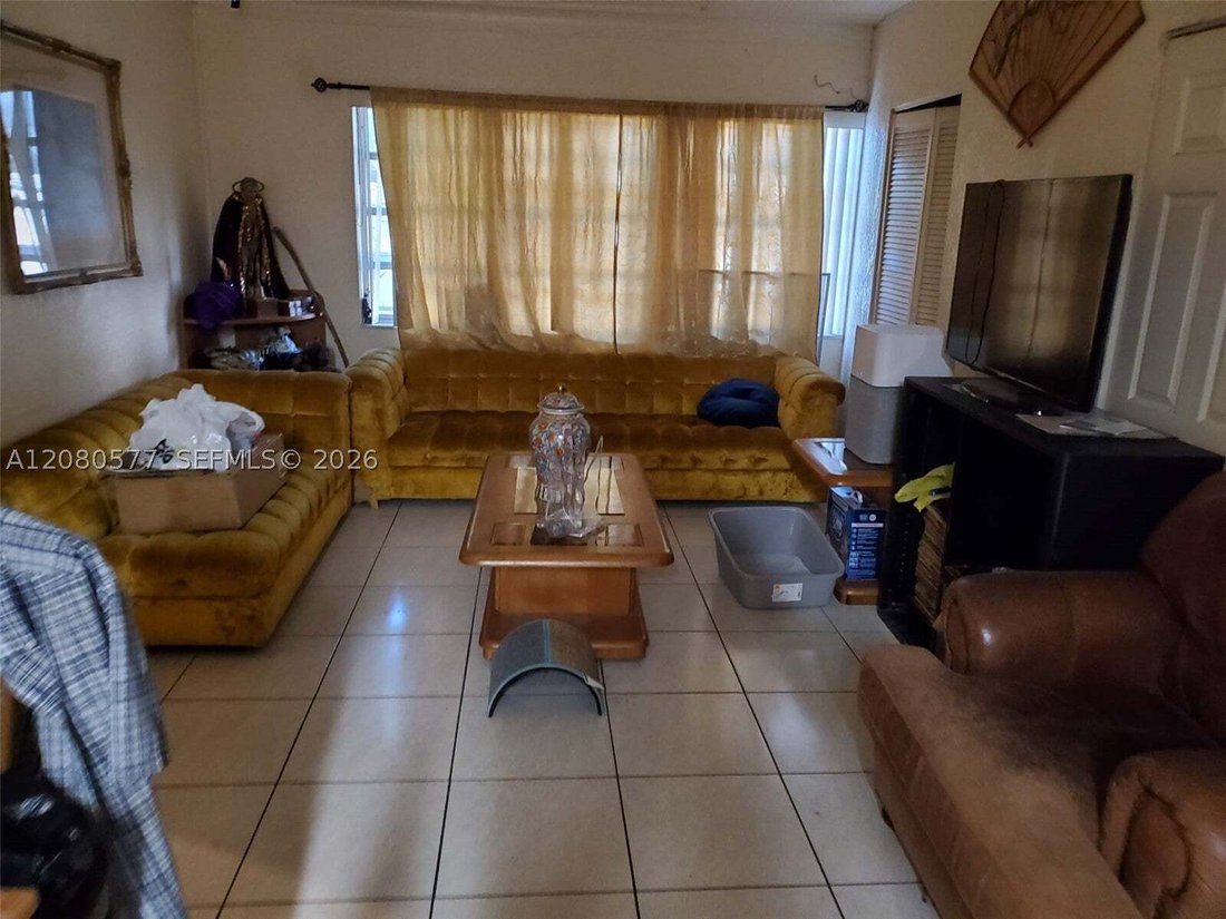 House in Hialeah, Florida, United States 5 - 18779025