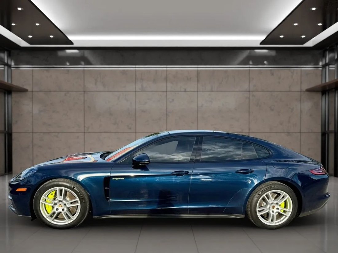 Sedan in West Palm Beach, FL, United States 5 - 18780799
