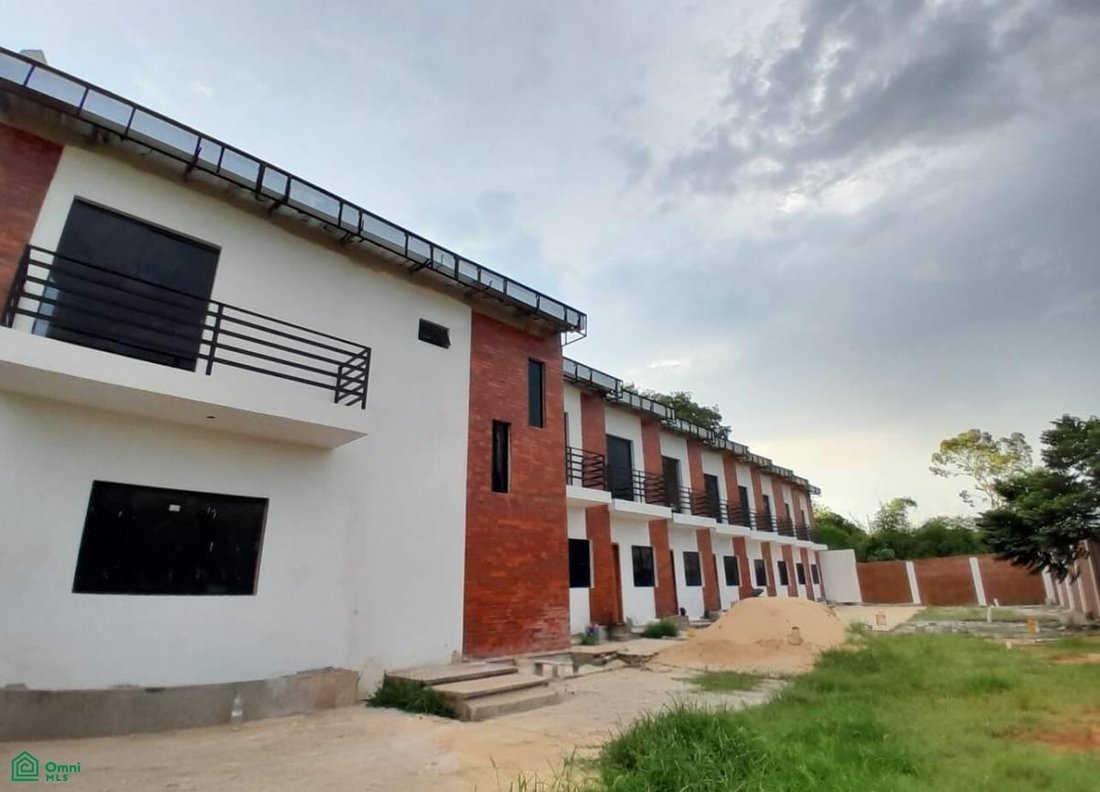 Townhouse en Luque, Central, Paraguay 2 - 18781735